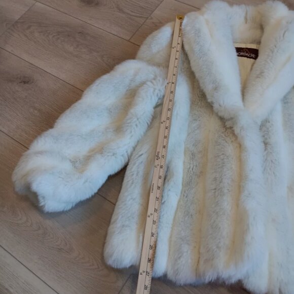 Beautiful Faux Fur Coat Size 11 / 12 - Picture 10 of 16